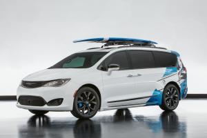 Chrysler Pacifica Cadence 2016 года